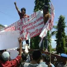 Warga Kepulauan Sumenep Tuntut Kelancaran Distribusi BBM 