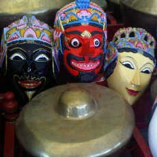 15 Cerita dan 76 Karakter Terbenam pada Topeng Berbeda