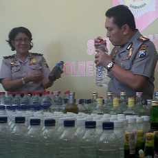 3.652 Botol Aneka Jenis Miras dari Segala Penjuru Surabaya Disita