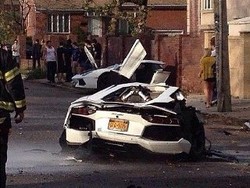 Waduh, Lamborghini Aventador Terbelah Saat Kecelakaan
