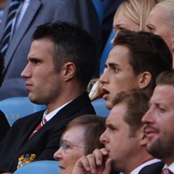 Van Persie Diragukan Main Lawan Liverpool