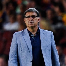 Gaya Bermain Barca Diperdebatkan, Martino Tak Ambil Pusing