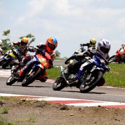 Sigit PD dan Yamaha Raih Gelar Ganda di Indoprix 2013