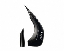 Membuat Cat Eye Lebih Mudah dengan Eyeliner NYX The Curve