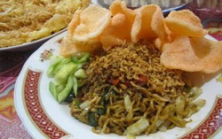 Warung Makan Marisini: Puas Jajan Mi Goreng Tek Tek Plus Tahu Kopyok Telor