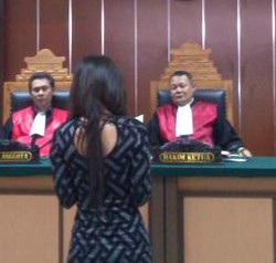 Bacakan Pleidoi, Pengacara Novi Bandingkan Kasus Lain