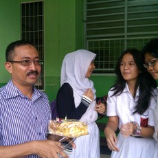 Mas Saleh, Ikhlas 25 Tahun Melatih Paskibra SMA Tanpa Status