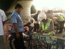 Lawan Arus di Sekitar Stasiun Tanah Abang, Pemotor Ditilang