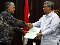 Temui Ketua MK, Din Protes Privatisasi Air