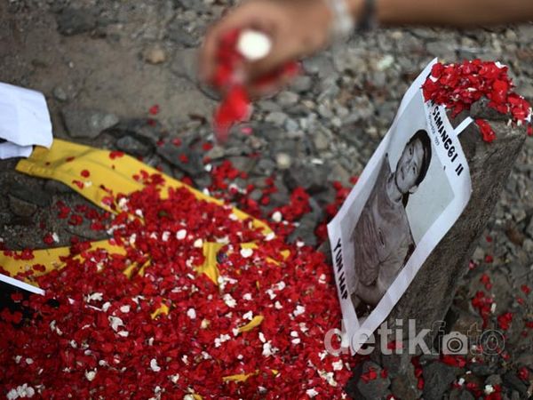 Mengenang Yun Hap, Mahasiswa Tabur Bunga