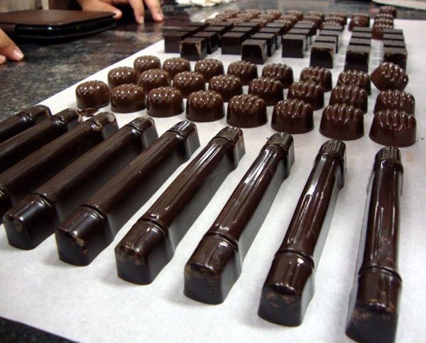 Belajar Membuat Aneka Kue Cokelat dengan Carat Chocolate Compound