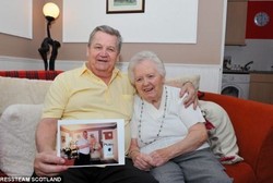 Pria Ini Bikin Replika Rumah Lamanya untuk Bantu Istri Lawan Demensia