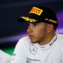Hamilton: Vettel Tak Seharusnya Dicibir