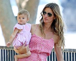 Foto: Gisele Bundchen, Supermodel yang Kini Sibuk Jadi Supermom 