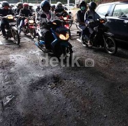 3 Kecelakaan Maut Akibat Jalan Berlubang
