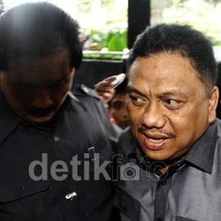 KPK Sita Dua Set Meja Makan dari Rumah Olly di Manado