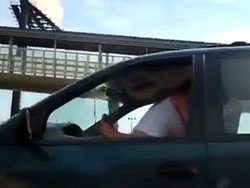 Nikmatnya Pasangan ML di Mobil Berjalan!