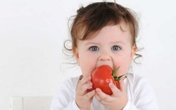 Si Kecil yang Makan Sendiri Terhindar dari Risiko Obesitas