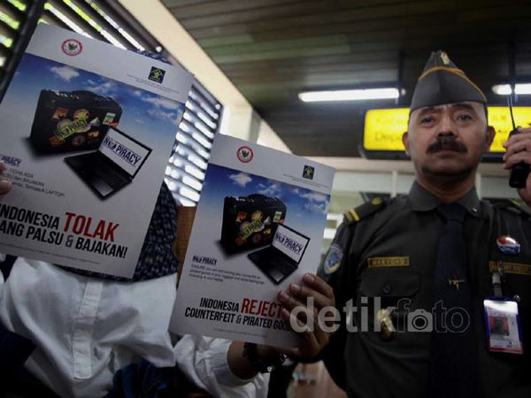Sosialisai Barang Palsu dan Bajakan di Bandara