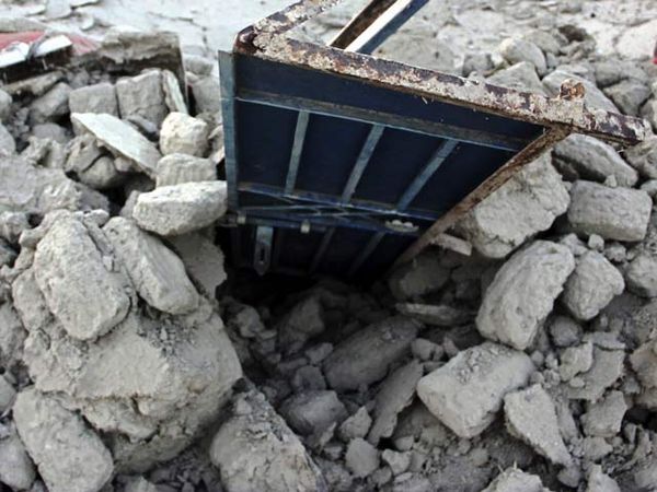 Puluhan Rumah Ambruk Akibat Gempa di Pakistan
