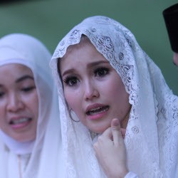 Kabar Ayu Ting Ting Pisah Ranjang dengan Suami Makin Santer