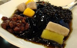 BlackBall: Sluuurp! Manis Segar Cincau Hitam dari Taiwan