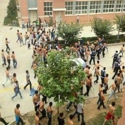 Karyawan Foxconn Terlibat Perkelahian Massal