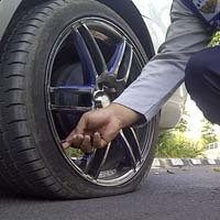 Jika Risma Memergoki Kendaraan Parkir Seenaknya