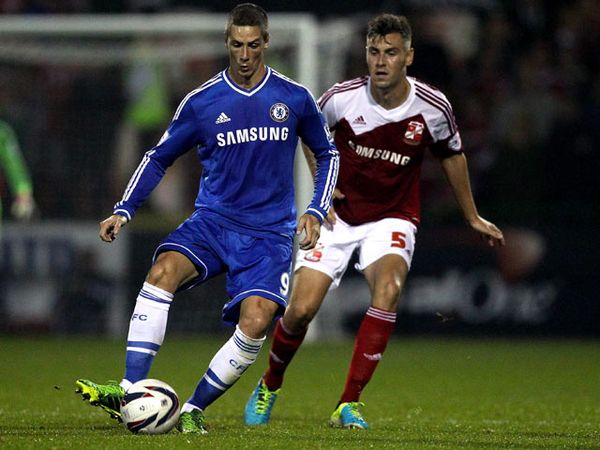 Chelsea Tundukkan Swindon 2-0