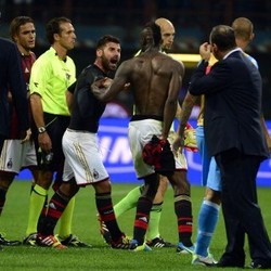 Mancini Sarankan Balotelli untuk Bisa Mengontrol Amarahnya