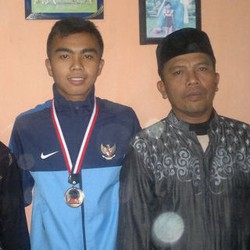 Bangganya Saiful Si Pedagang Pakaian Keliling, Anaknya Harumkan Merah Putih