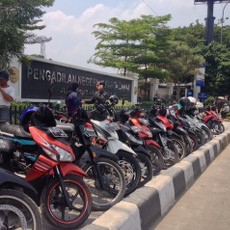 Pak Dishub, Parkir Liar Juga Ada di Depan PN Jakbar Lho