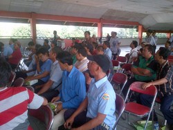 Sopir di Terminal Kampung Rambutan Diceramahi Soal Larangan Merokok