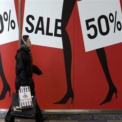 Akibat Resesi Ekonomi, Mantel Bulu Hingga TV di Italia Tak Laku