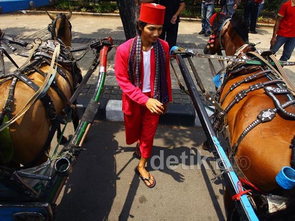Kusir Delman Unjuk Rasa di Kantor Jokowi