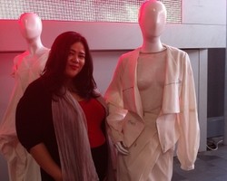 Mel Ahyar Rancang Busana Terinspirasi dari Wayang Golek