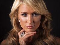 Paris Hilton Tampak Lebih Tua