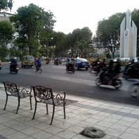 Kursi Santai Disediakan Bagi Pejalan Kaki