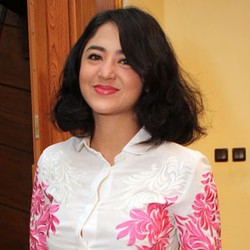 Rambut Pendek Dewi Persik, Yay or Nay?