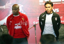 Salah satu penggawa United Red, Paul Parker mengatakan sudah tidak akan bermain-main pada laga The Battle of Red. Dia berjanji akan menunjukkan permainan yang menarik meski sudah tidak muda lagi.