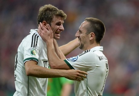 Mueller Dua Gol, Bayern Singkirkan Hannover