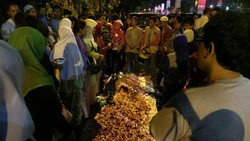 Tabur Bunga Kenang Korban Kecelakaan di Senayan, 3 Orang Kesurupan