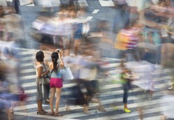 Ini 6 Cara Agar Tampak Membaur dengan Warga Lokal