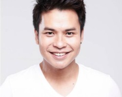 Demi Profesionalisme, Ryan Ogilvy Tetap Merias Walaupun Tangan Diinfus