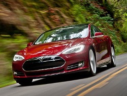 Tesla Model S Terjangkit Virus Toyota