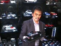 Roy Suryo Beli Mercy Cuma Rp 5 Jutaan