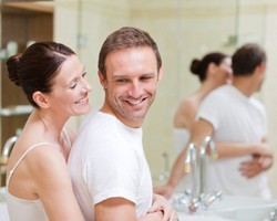 Siasat Agar Suami-Istri Punya Mood Bercinta di Waktu yang Sama