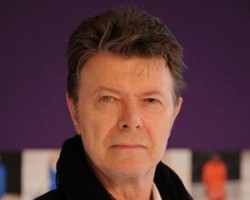 Musisi David Bowie Akan Bintangi Iklan Louis Vuitton Terbaru