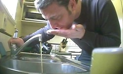 Wouw! Semua Keran di Rumah Pria Ini Tiba-Tiba Dialiri Bir!