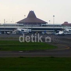 Pangeran Inggris Soroti Penerbangan Delay di Bandara RI, Ini Kata Angkasa Pura